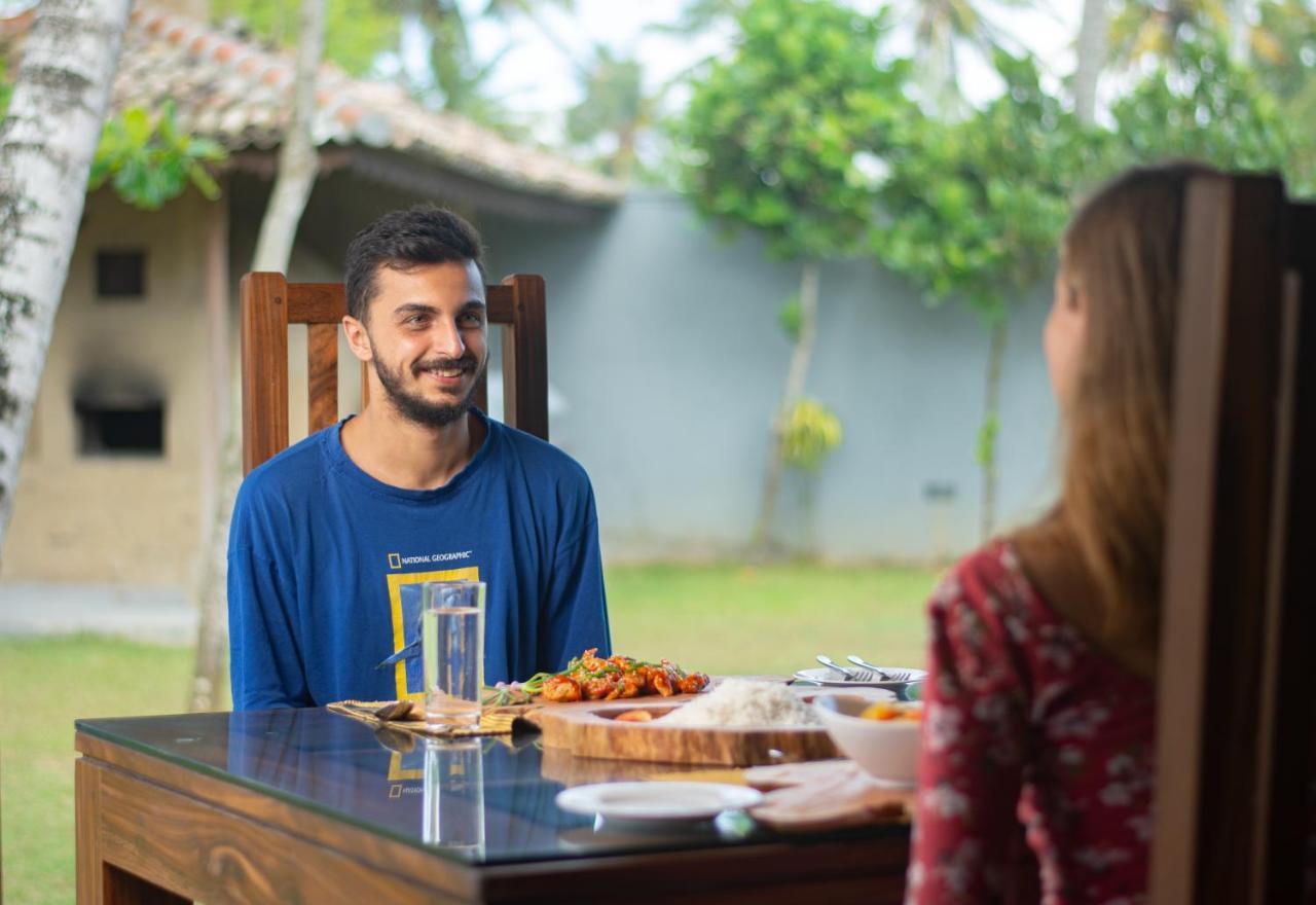 Samaraana Hotel Ahangama Bagian luar foto