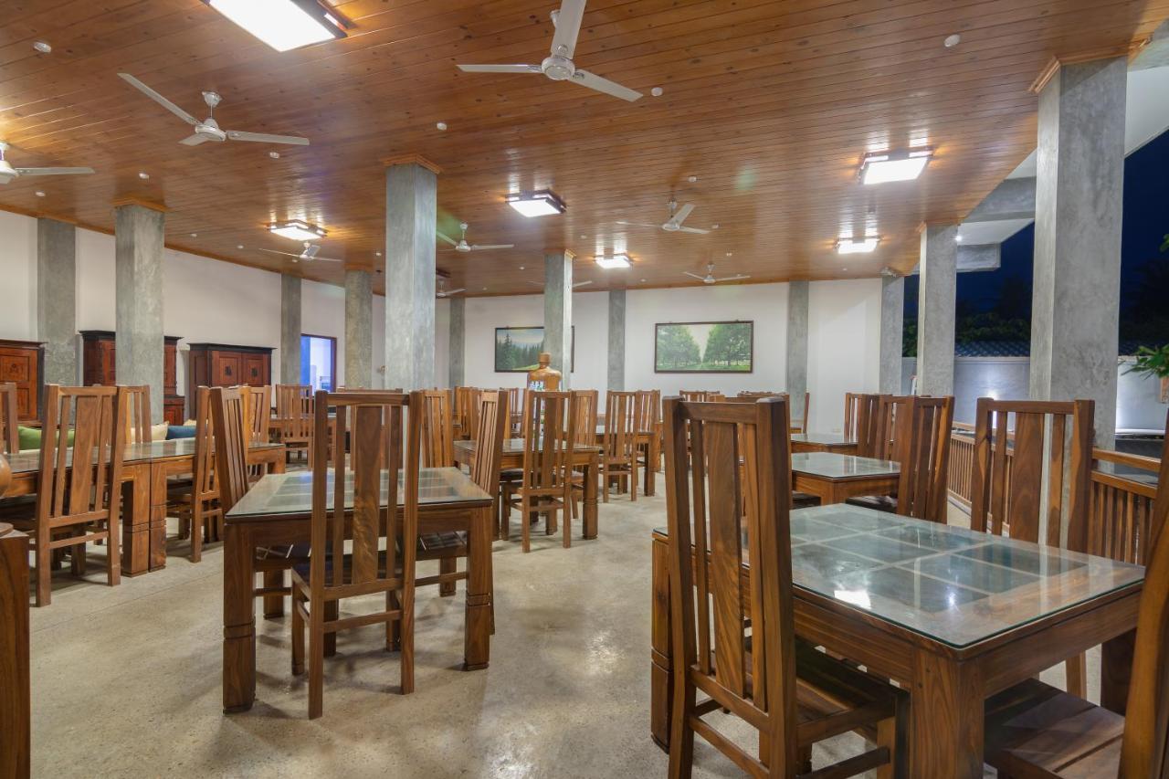 Samaraana Hotel Ahangama Bagian luar foto