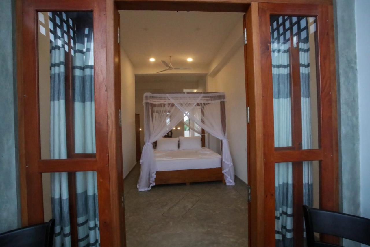 Samaraana Hotel Ahangama Bagian luar foto