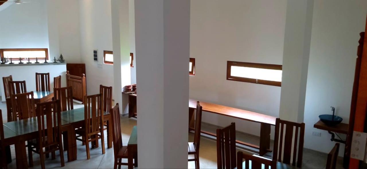 Samaraana Hotel Ahangama Bagian luar foto