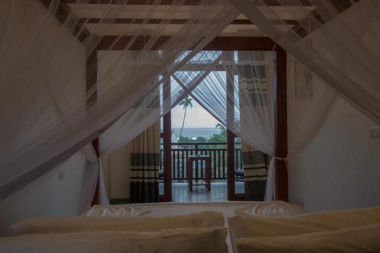 Samaraana Hotel Ahangama Bagian luar foto